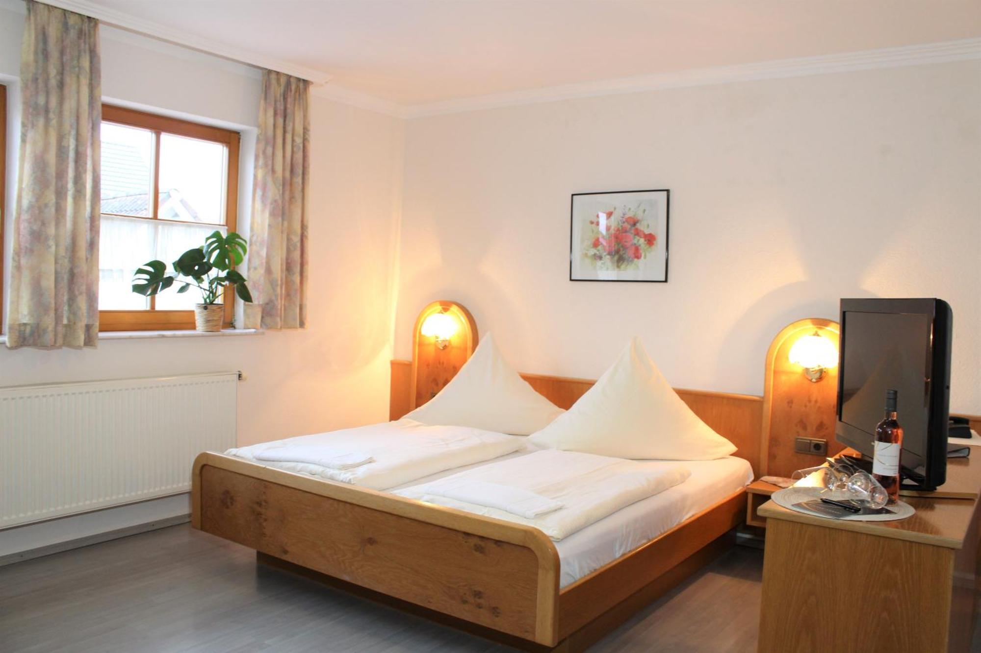Winzerhotel Kinges-Kessel Morstadt المظهر الخارجي الصورة