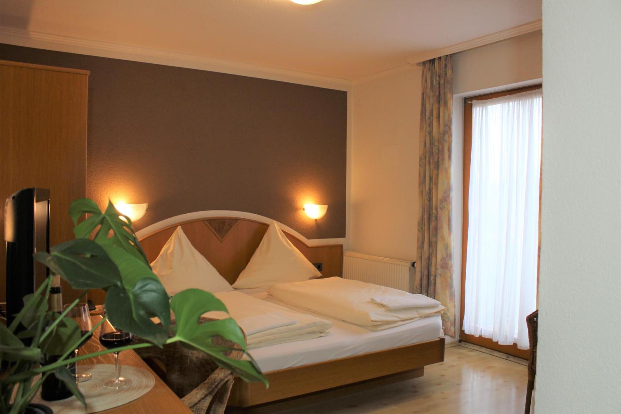 Winzerhotel Kinges-Kessel Morstadt المظهر الخارجي الصورة